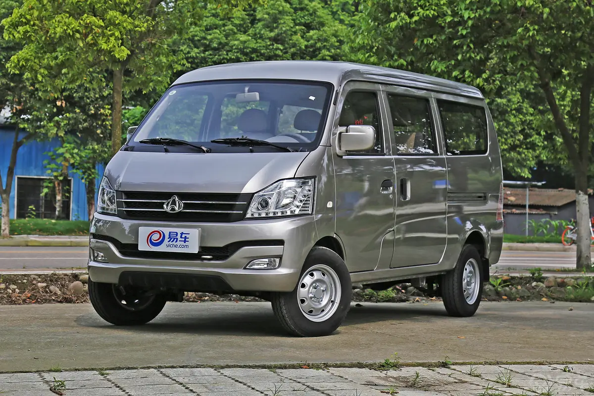 长安V31.2L 手动 汽油 DK12 5座 国V外观