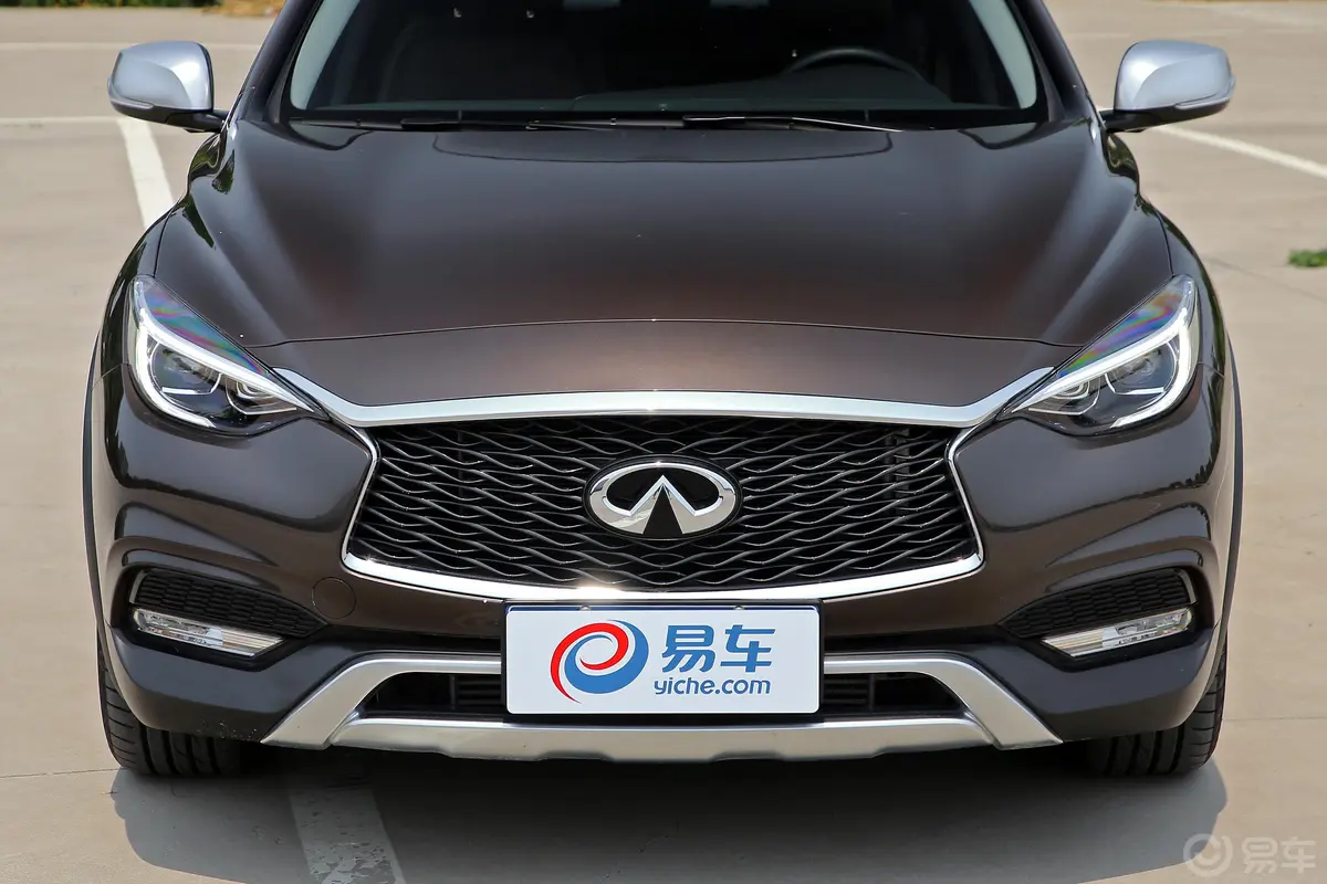 英菲尼迪QX301.6T 双离合 两驱 运动版外观