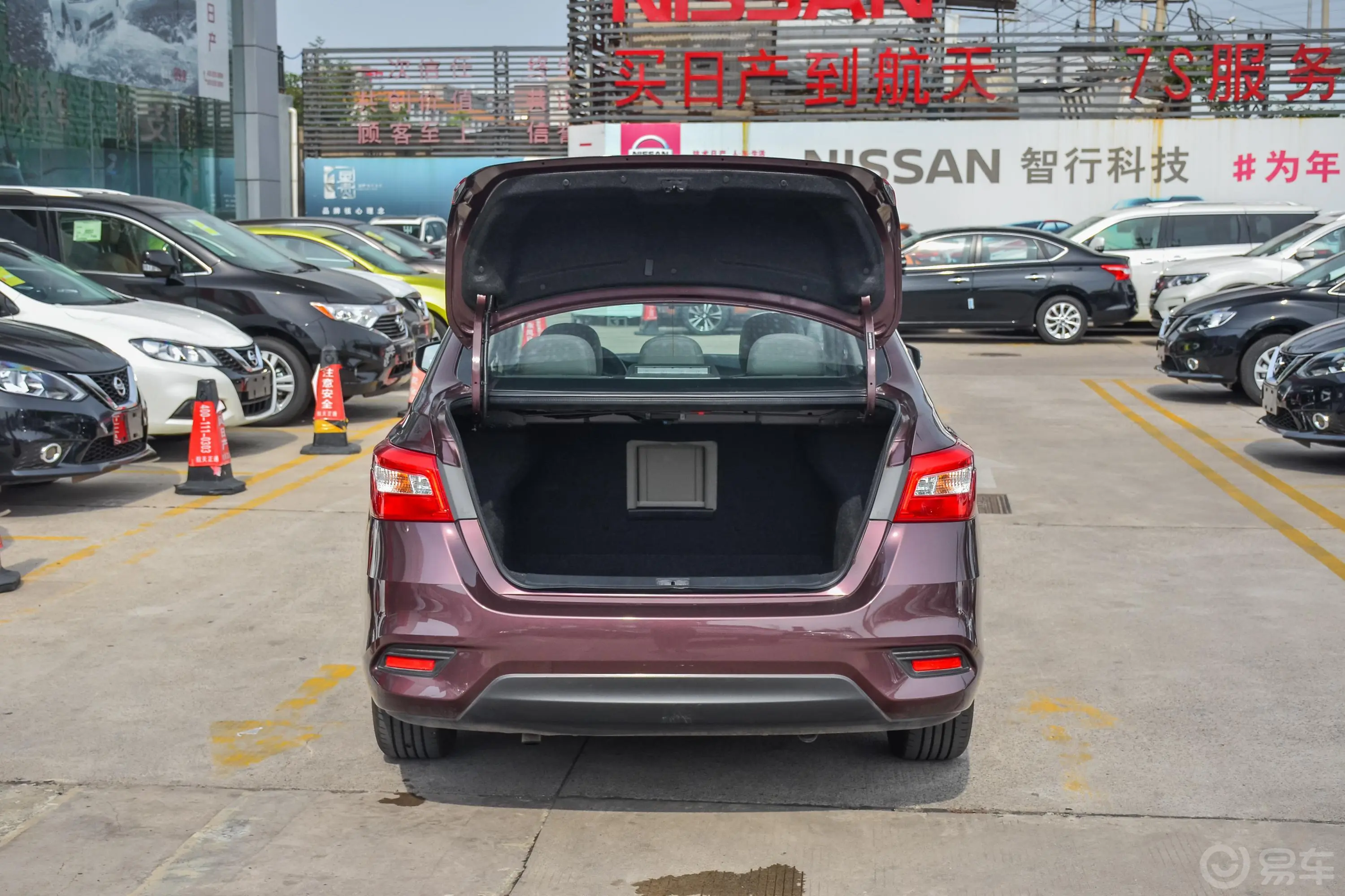 轩逸1.8XL CVT 豪华版空间