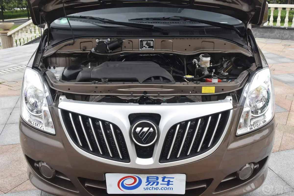 风景G52.0L 手动 汽油 长轴 新快运 4Q20M发动机舱整体