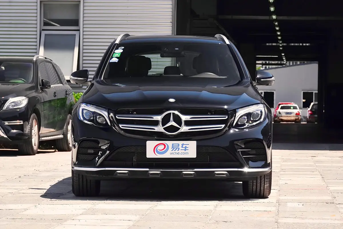 奔驰GLCGLC 300 4MATIC 动感版外观