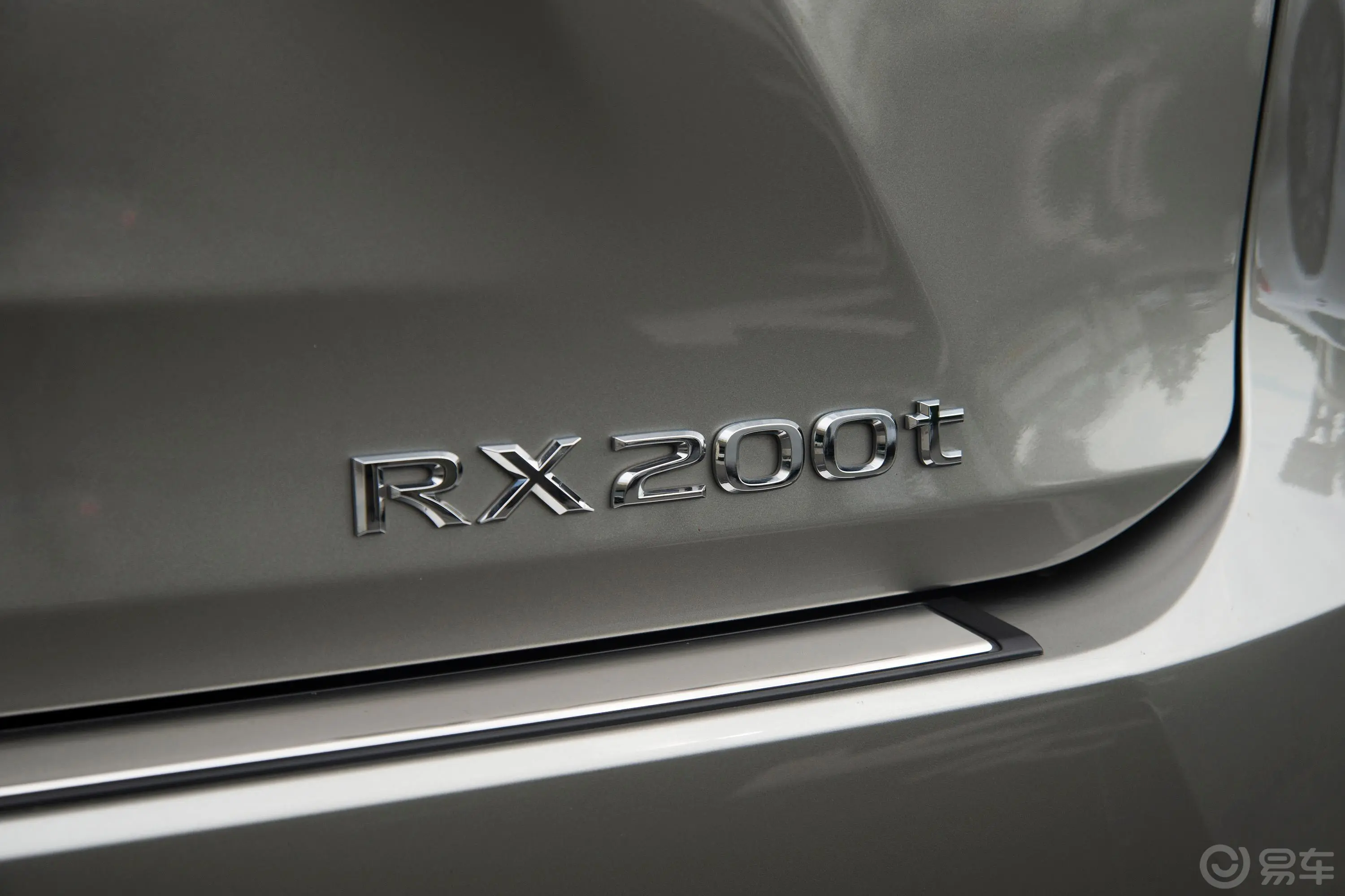 雷克萨斯RX300 四驱 F SPORT版 国V外观