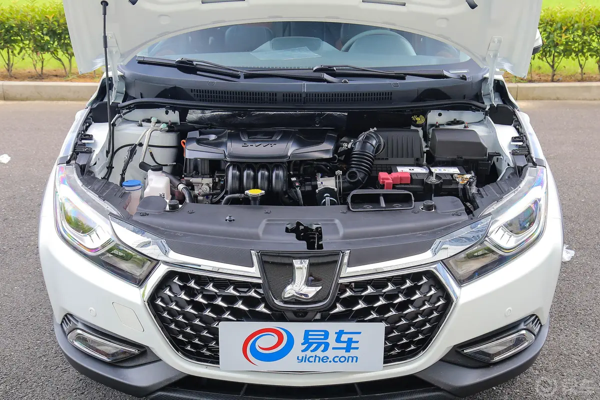 U5 SUV1.6L CVT 旗舰版发动机舱整体