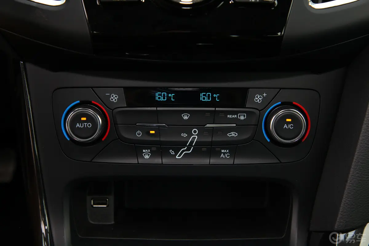 福克斯三厢 1.6L 双离合 超能风尚型智行版空调
