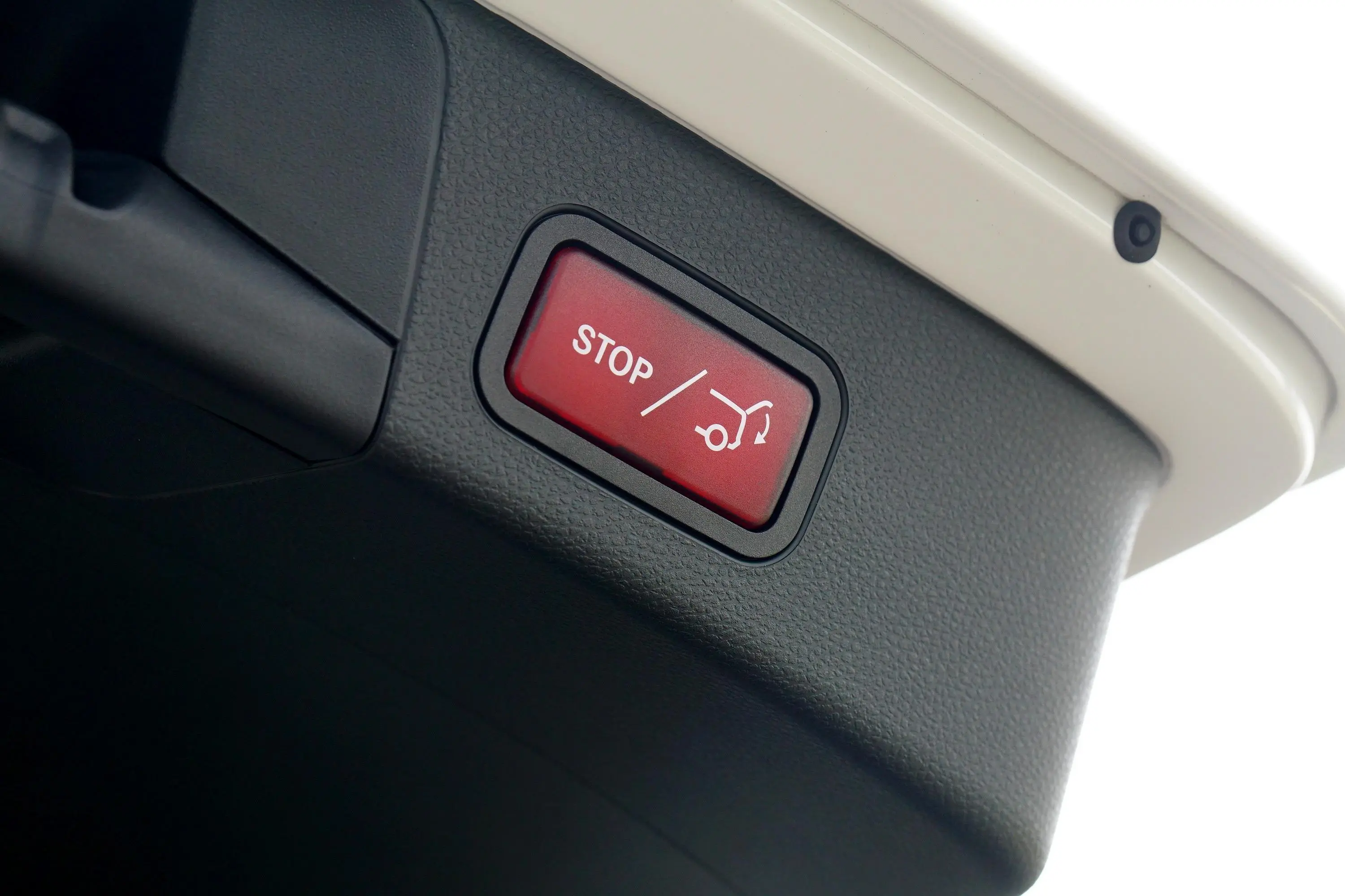 奔驰C级(进口)改款 C 200 4MATIC 旅行轿车电动尾门按键（手动扶手）