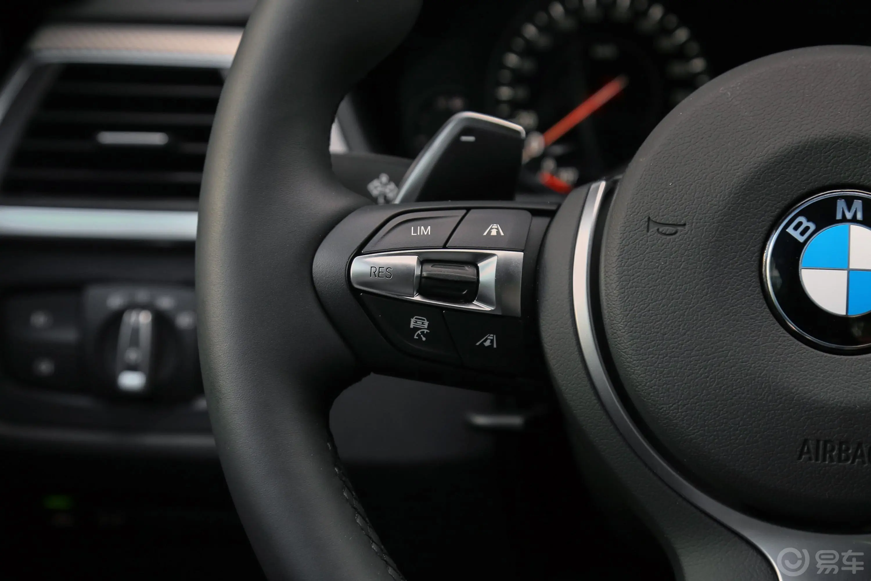 宝马4系双门轿跑 440i xDrive M运动套装左侧方向盘功能按键