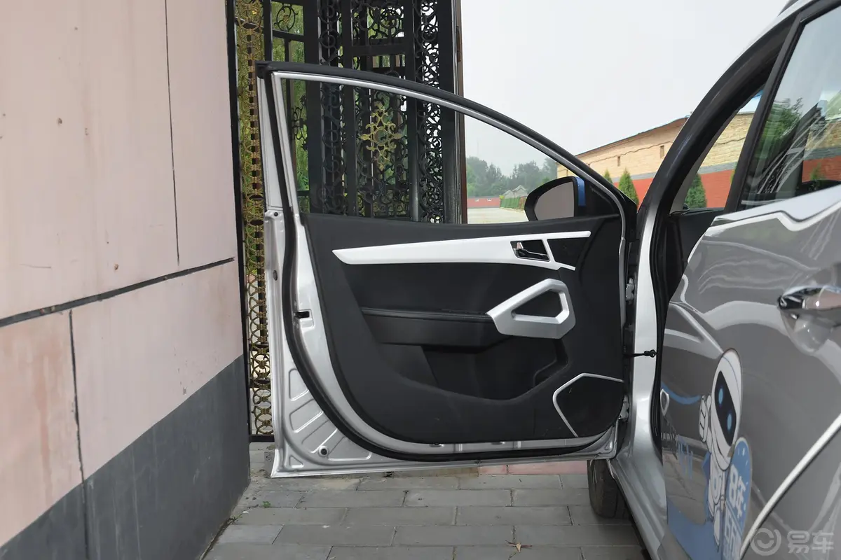 江淮iEV6S智享版驾驶员侧前车门