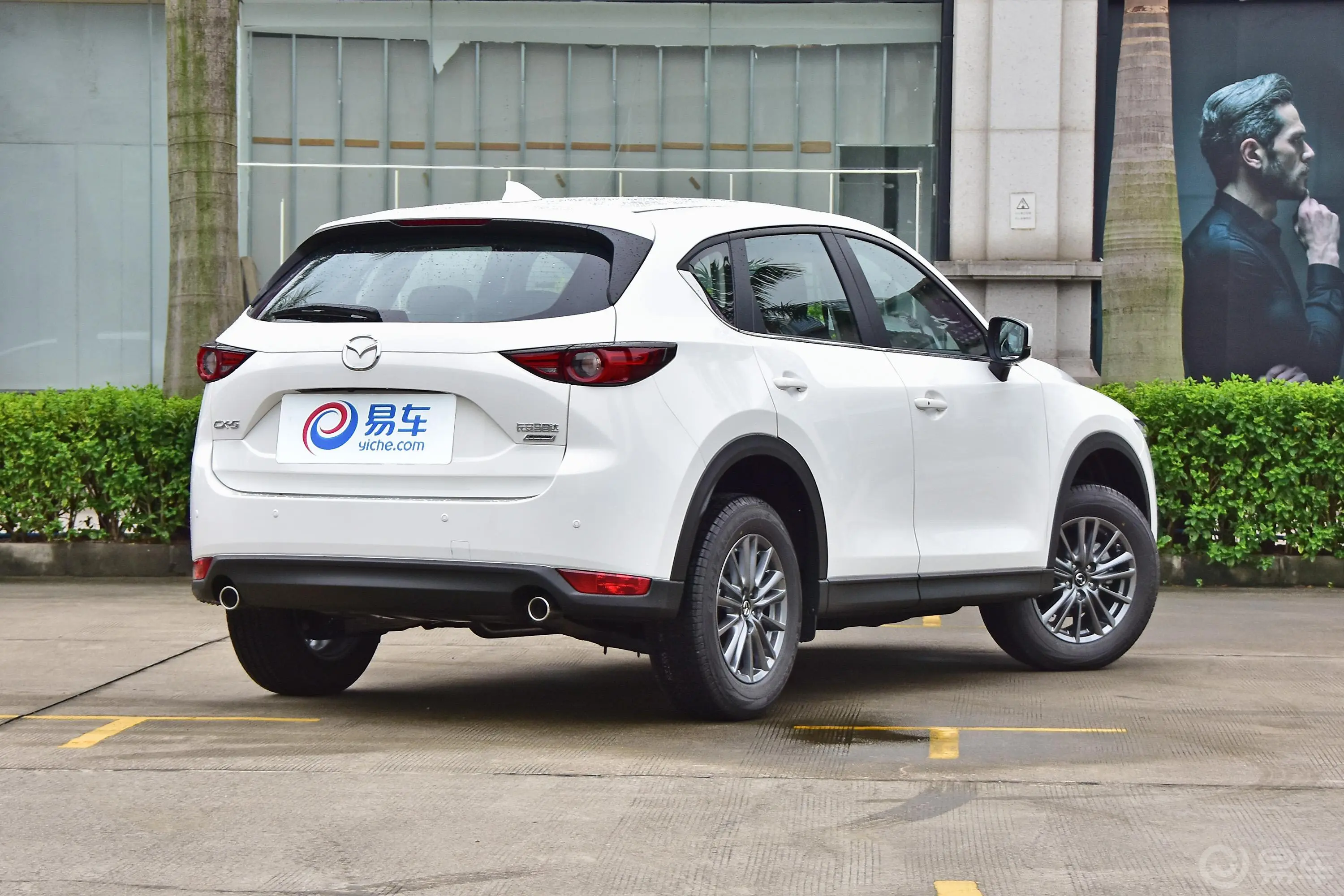 马自达CX-52.0L 手自一体 两驱 智尚版 国V侧后45度车头向右水平