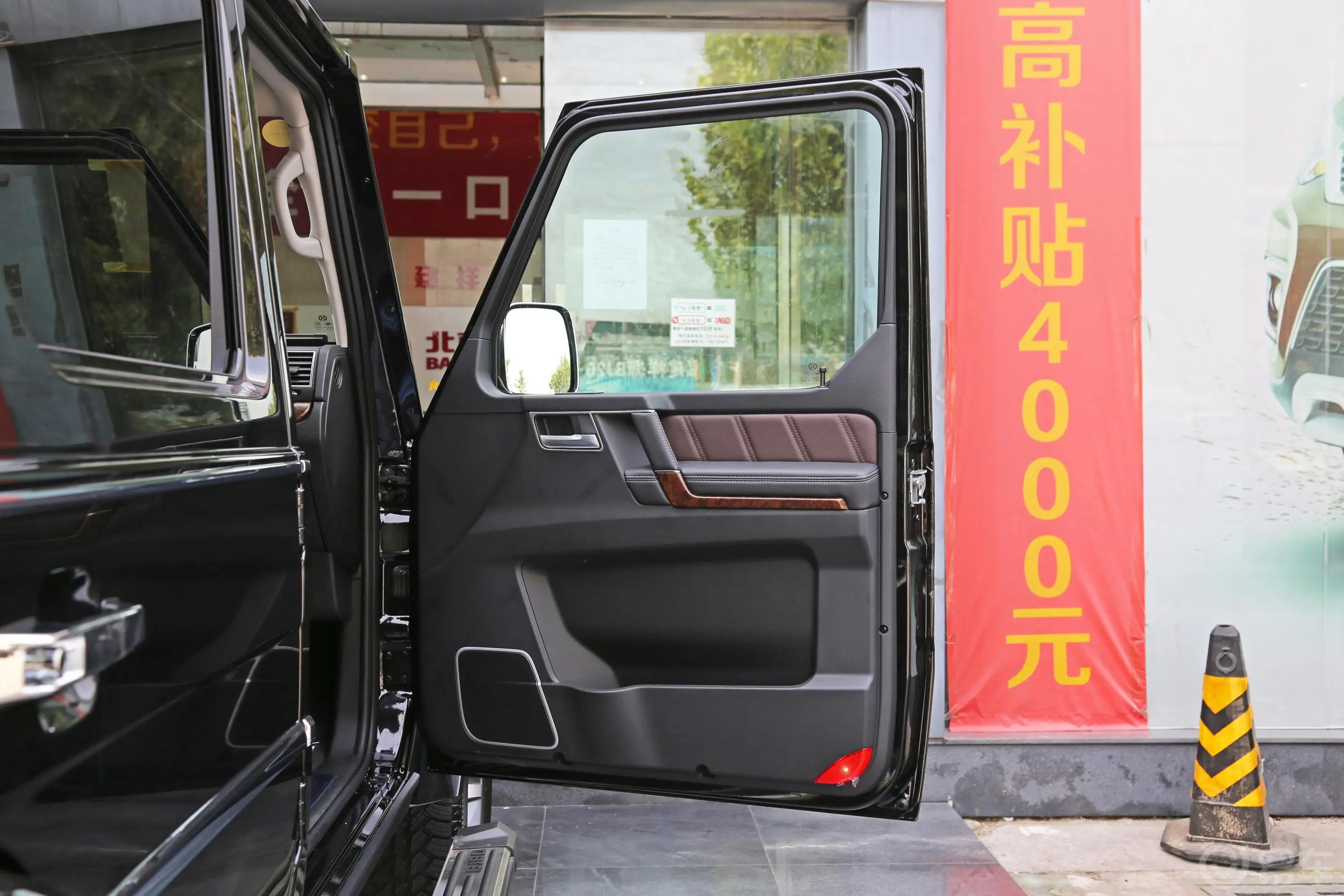 北京BJ802.3T 手自一体 四驱 建军90周年纪念版 汽油副驾驶员车门