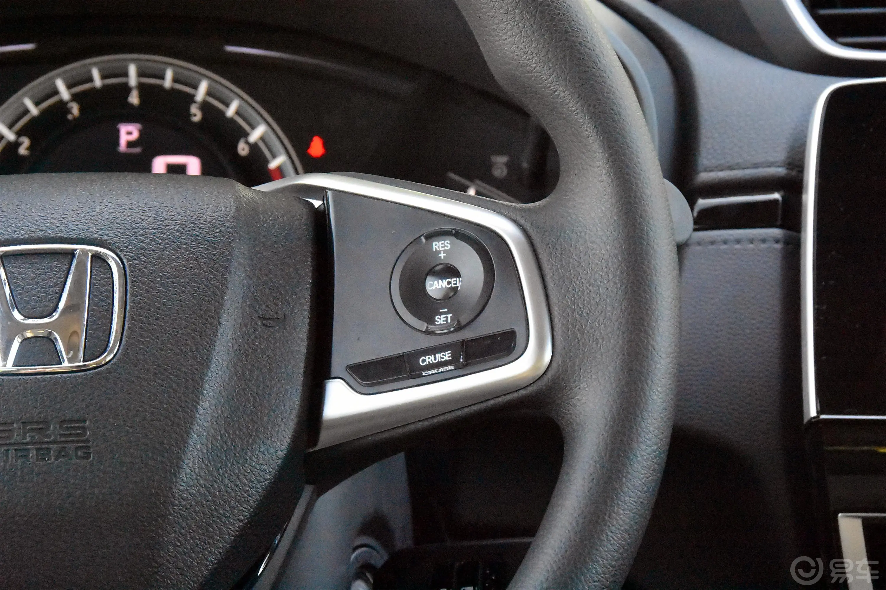 本田CR-V240TURBO CVT 两驱 舒适版右侧方向盘功能按键