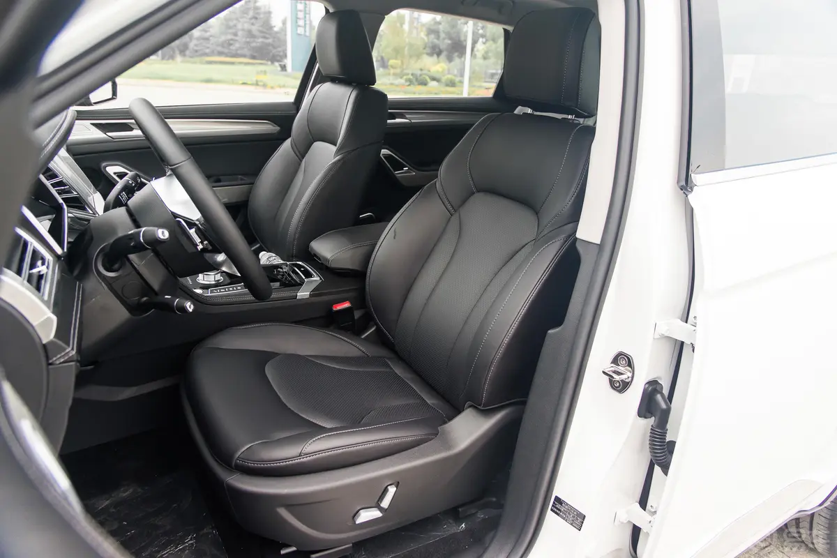 大迈X7上进版 2.0T 双离合 黄山版驾驶员座椅