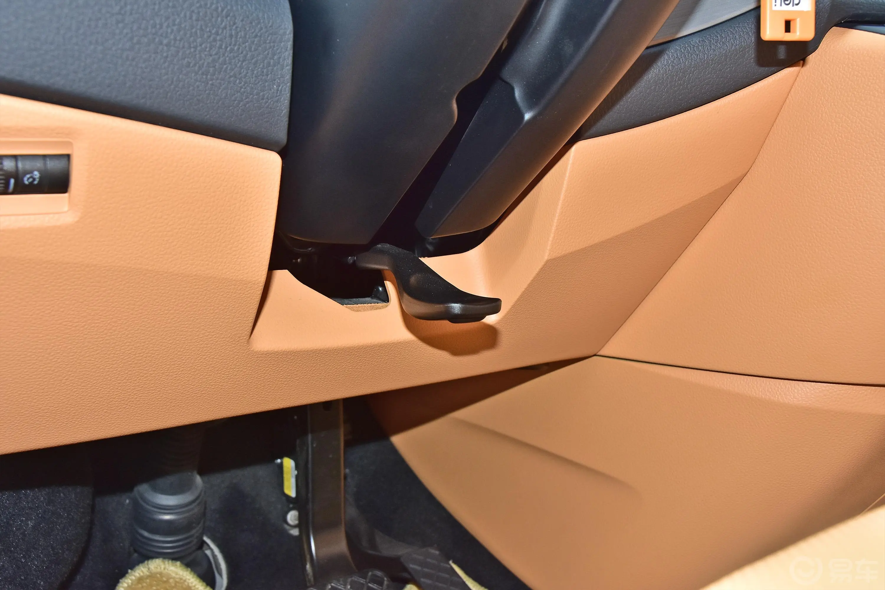铂驰T6系列2.0T 双离合 豪驰型方向盘调节