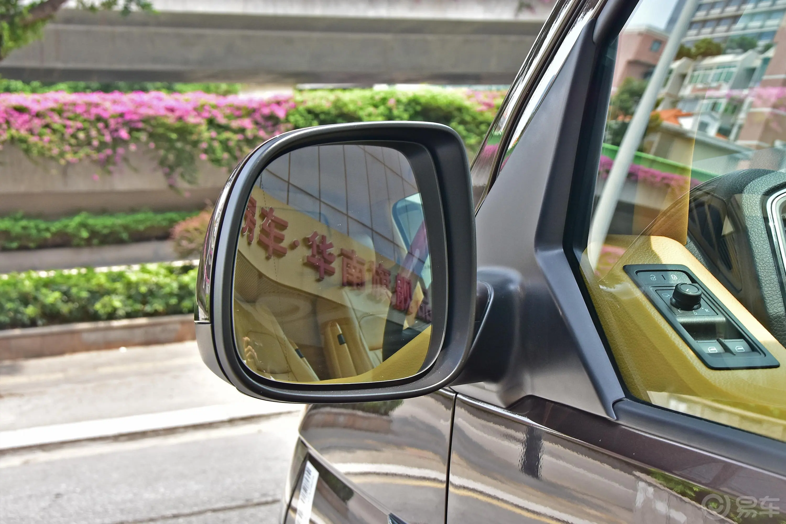 铂驰T6系列2.0T 双离合 豪驰型后视镜镜面