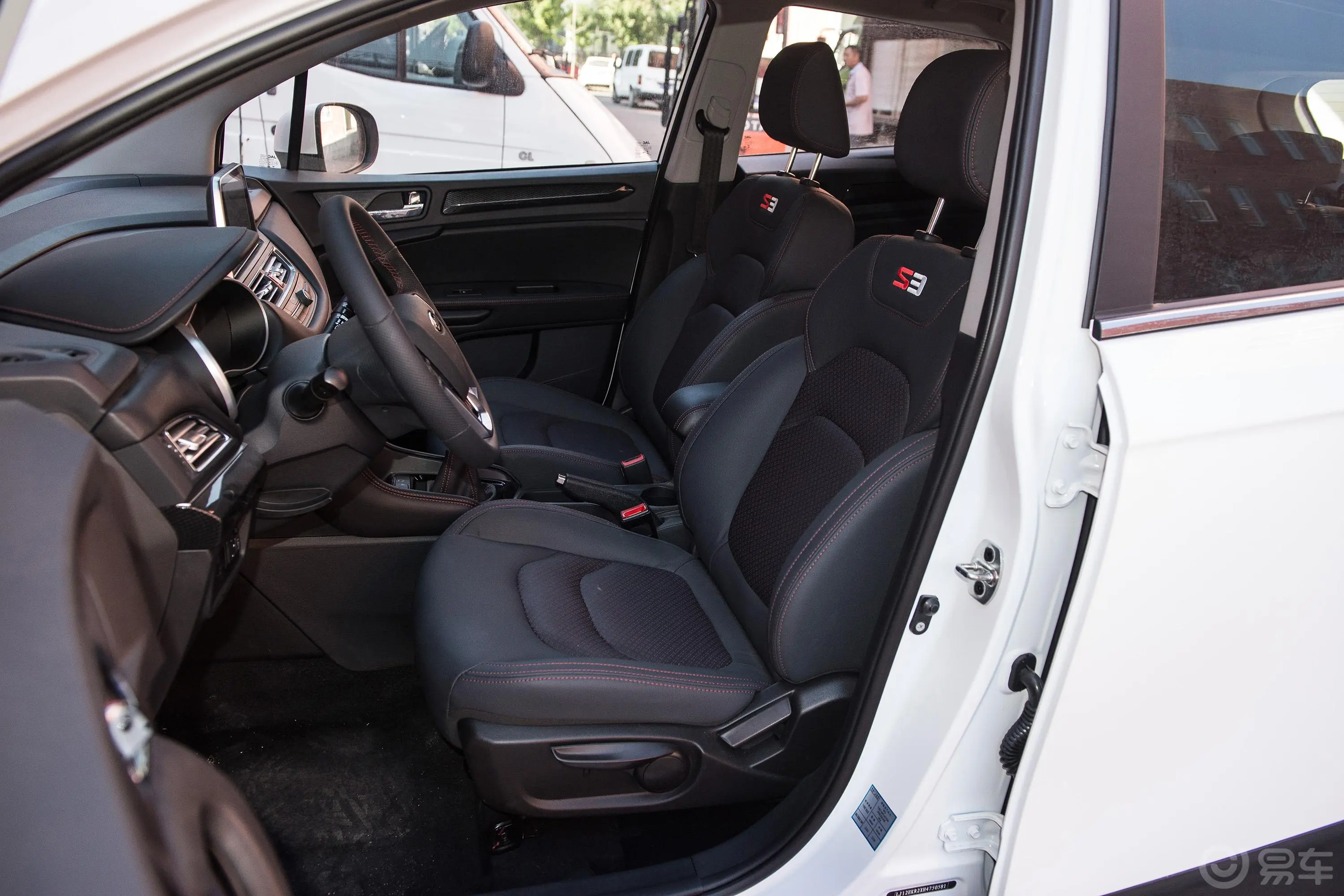 瑞风S3智驱版 1.5L 手动 豪华智能版驾驶员座椅