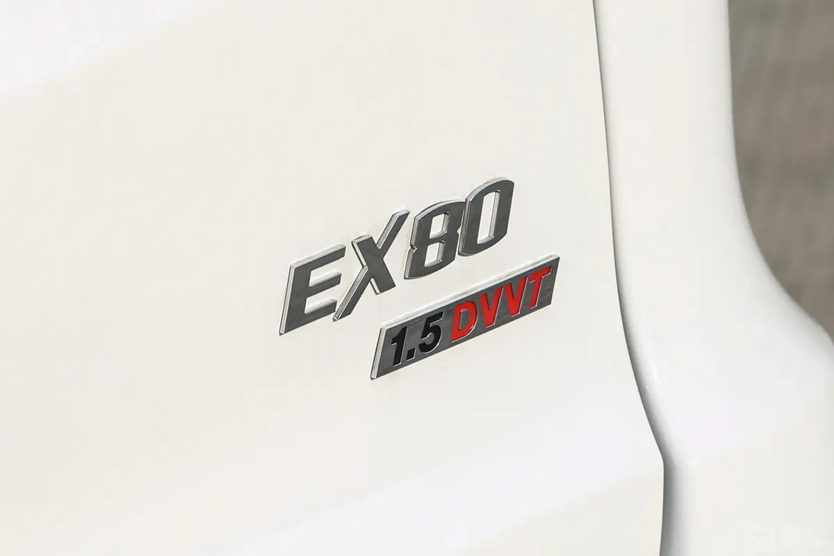 新龙马启腾EX801.5L 手动 旗舰版外观