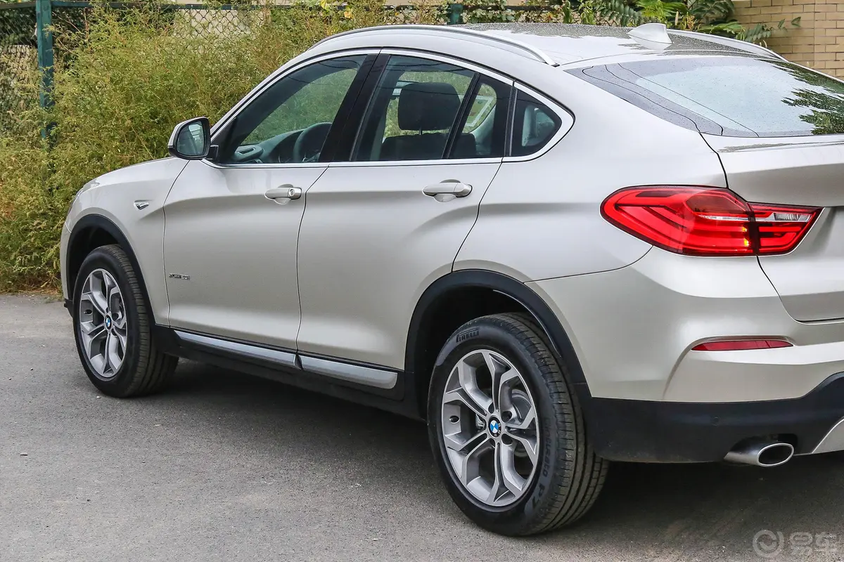 宝马X4xDrive20i X设计套装外观