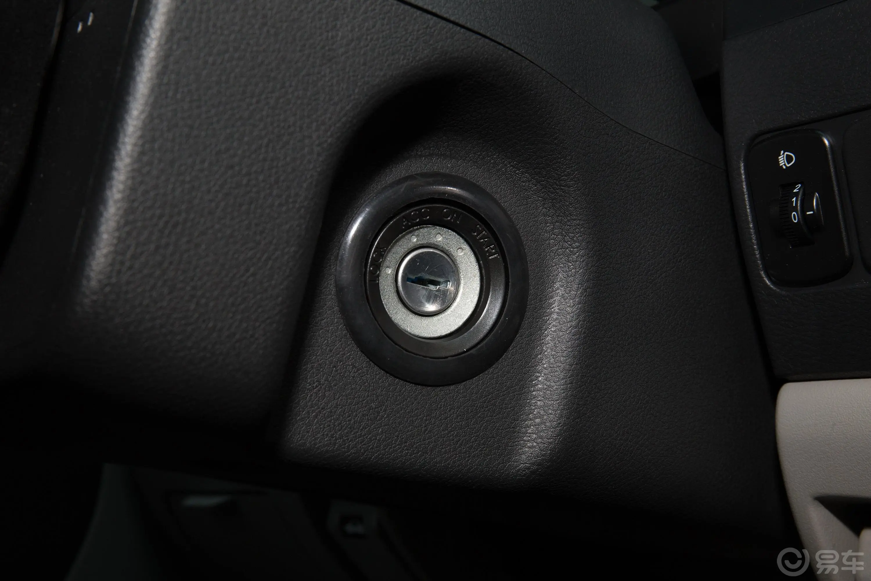 菱智改款 M3L 1.6L 手动 舒适版 7座钥匙孔或一键启动按键