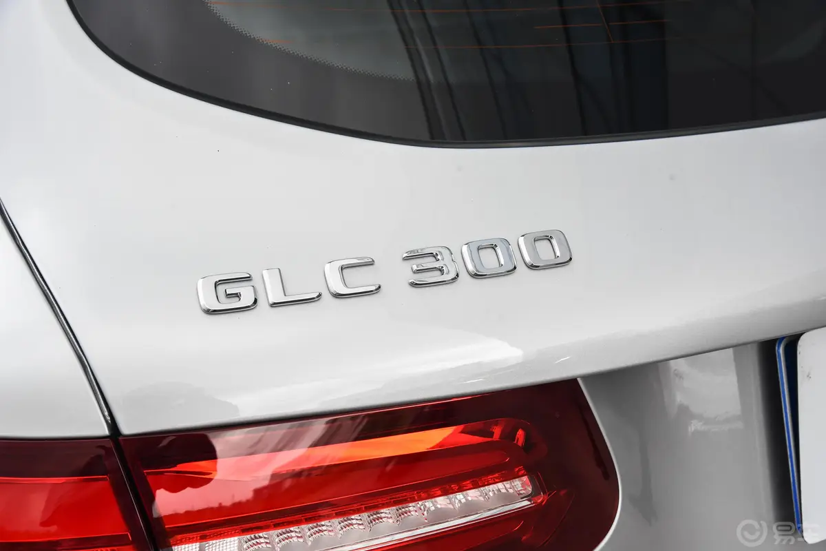 奔驰GLCGLC 300 4MATIC 豪华版外观