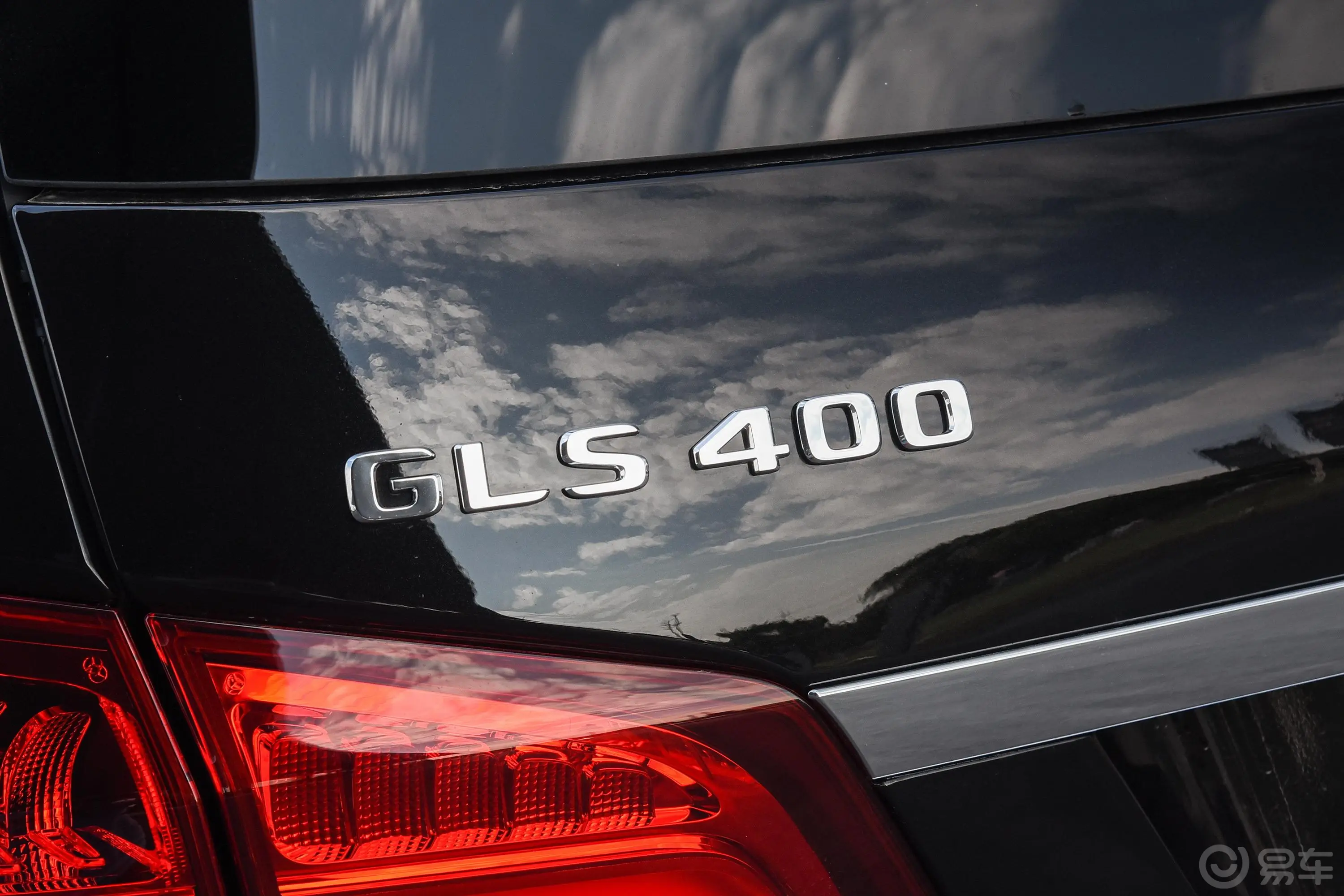 奔驰GLSGLS 400 4MATIC 动感型外观