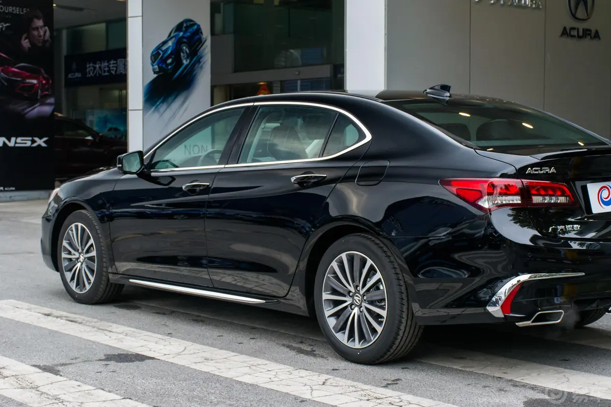 讴歌TLX-L2.4L 钻享版外观