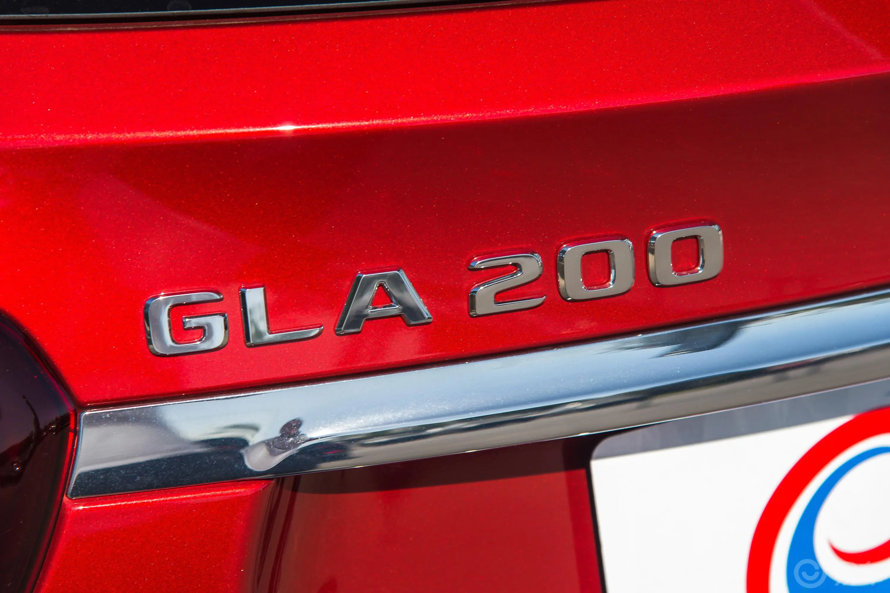 奔驰GLAGLA 200 动感版外观