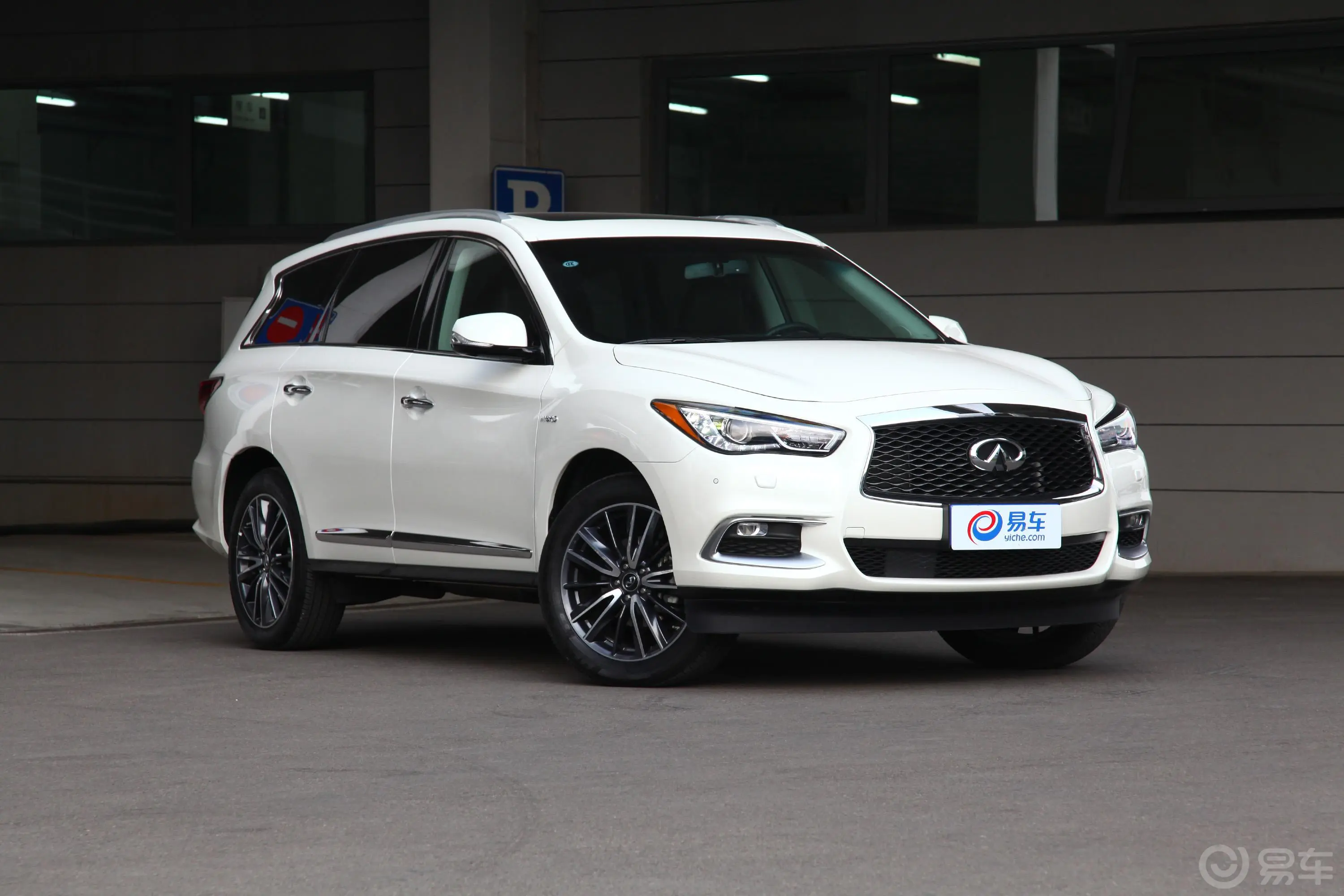 英菲尼迪QX60(进口)2.5 S/C Hybrid 卓越版外观