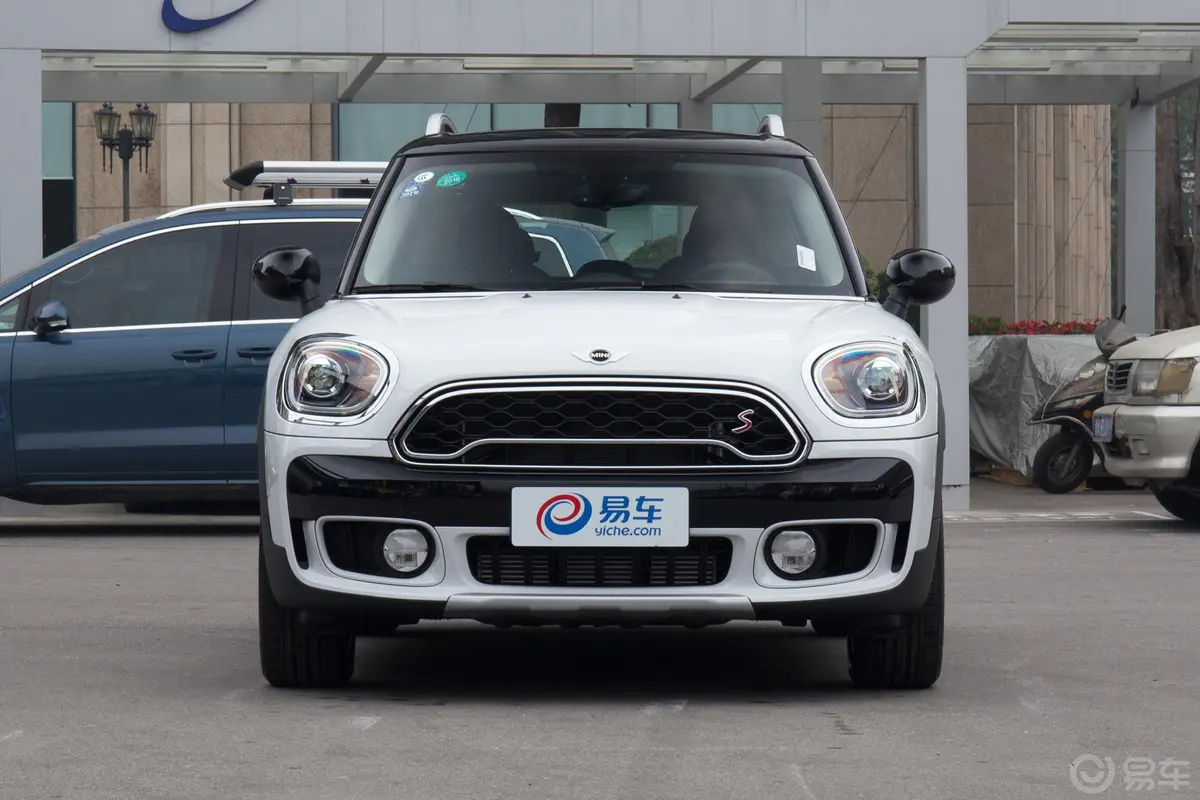 MINI COUNTRYMAN2.0T COOPER S ALL4 探险家正前水平