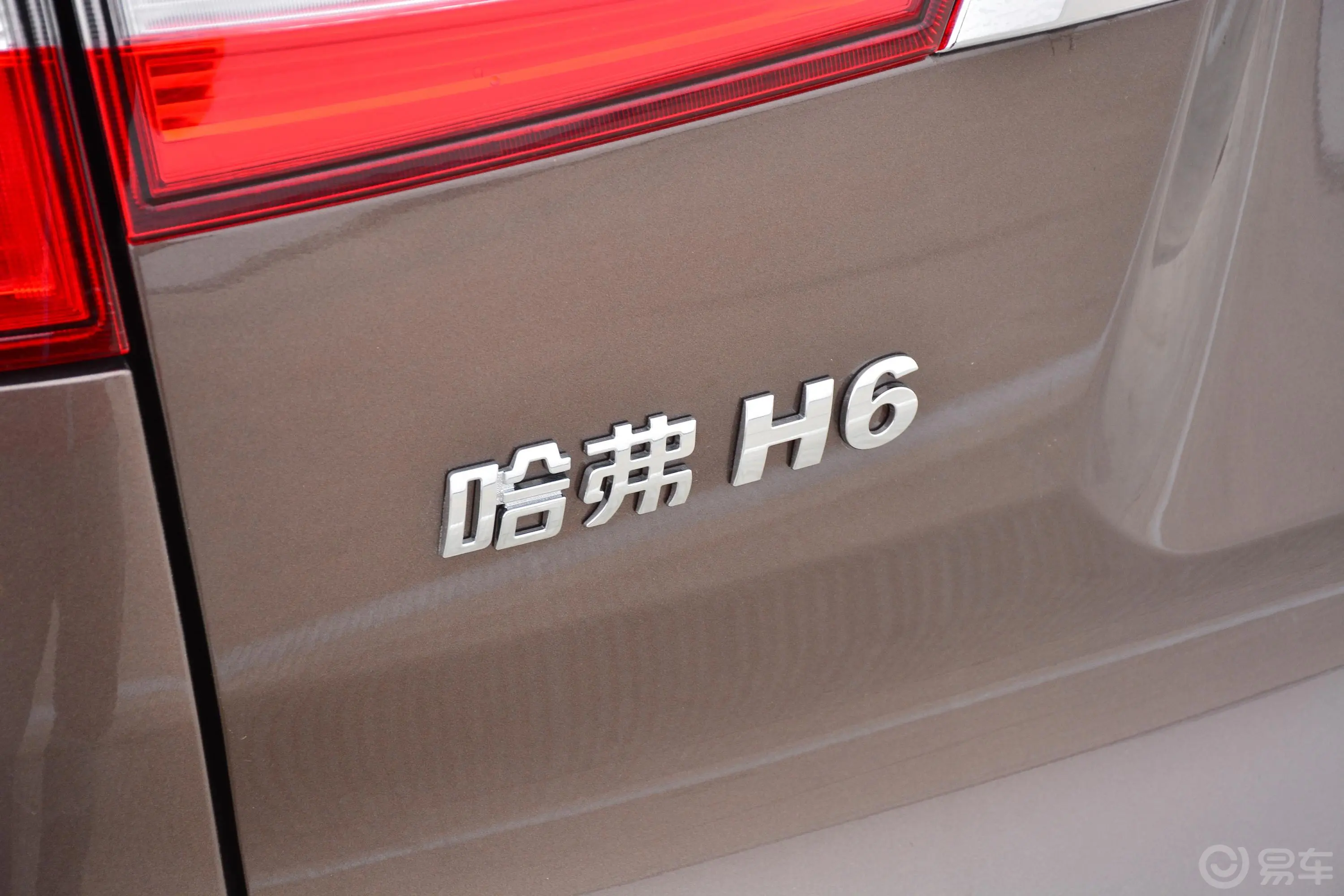 哈弗H6 Coupe红标 2.0T 手动 两驱 精英版外观