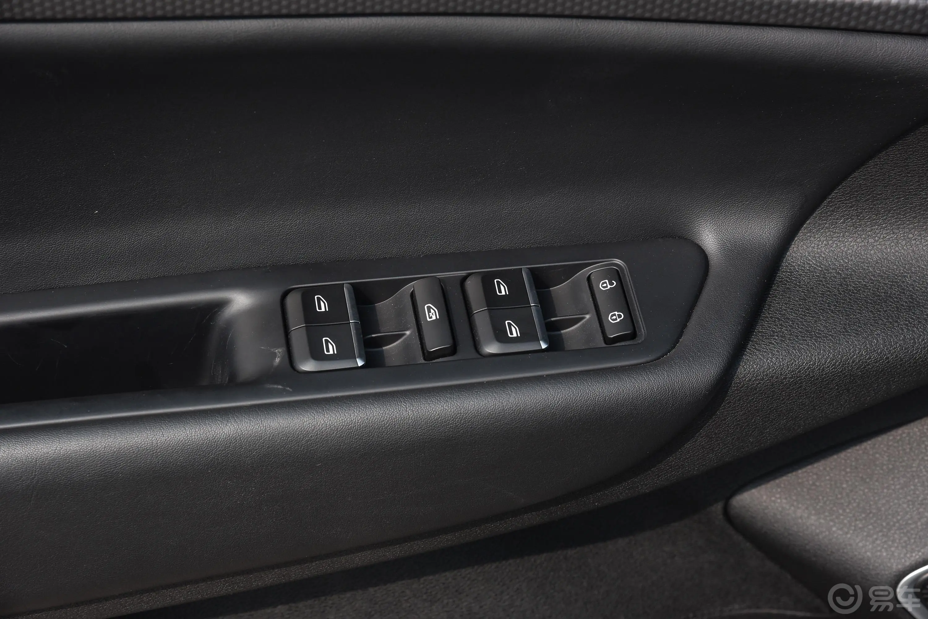 帝豪GS运动版 1.3T 双离合 领尚版车窗调节整体