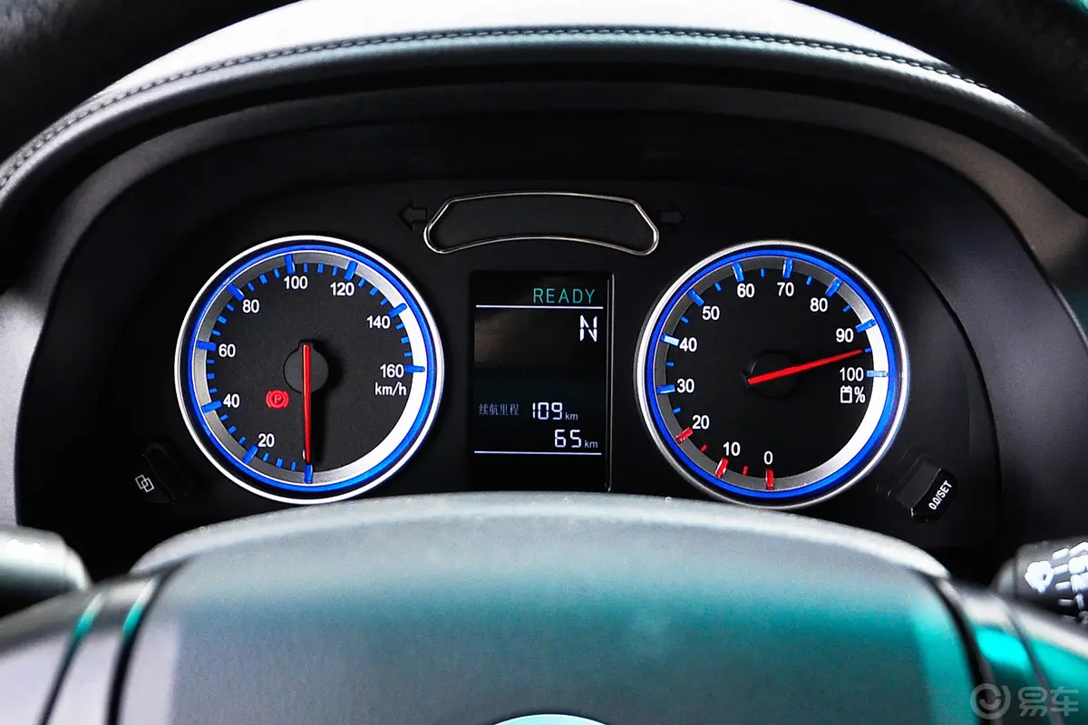 菱智M5 EV舒适版仪表盘