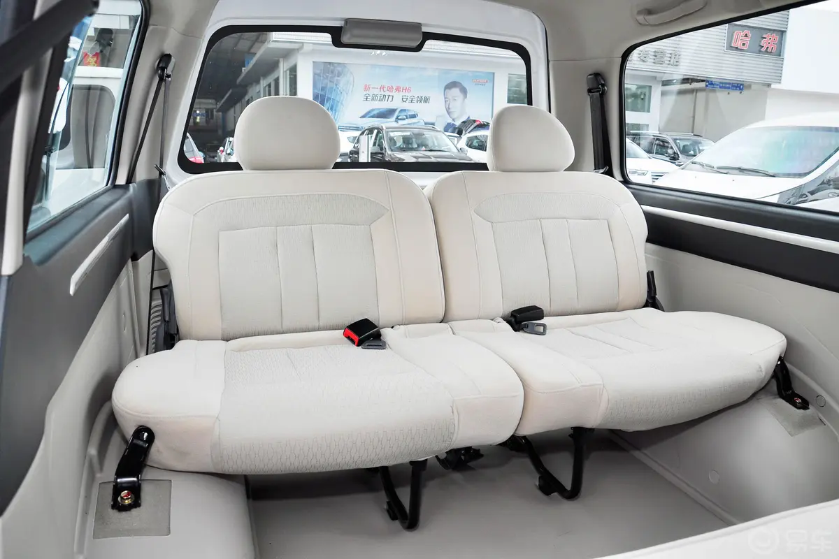 菱智M5 EV舒适版第三排座椅