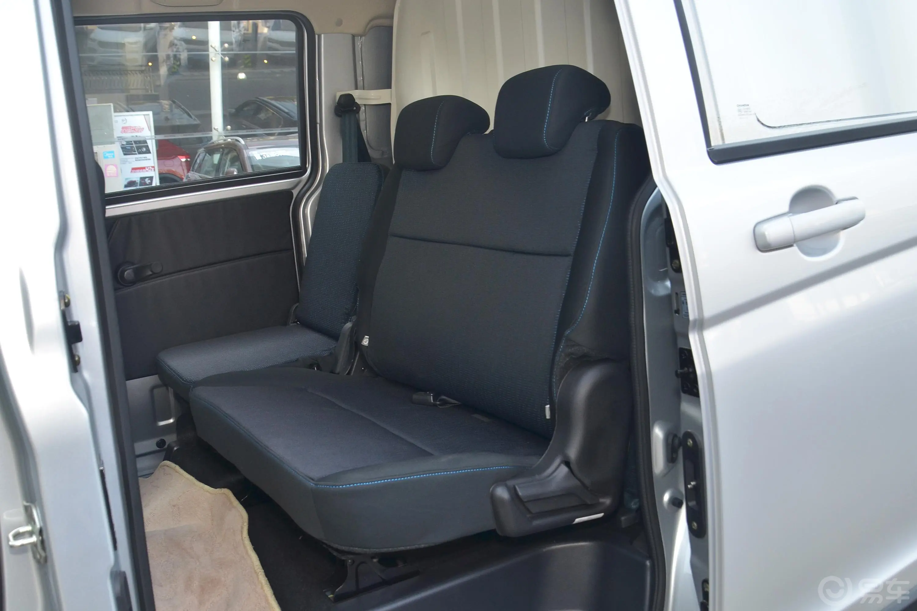 欧诺S1.5L 手动 基本版后排座椅