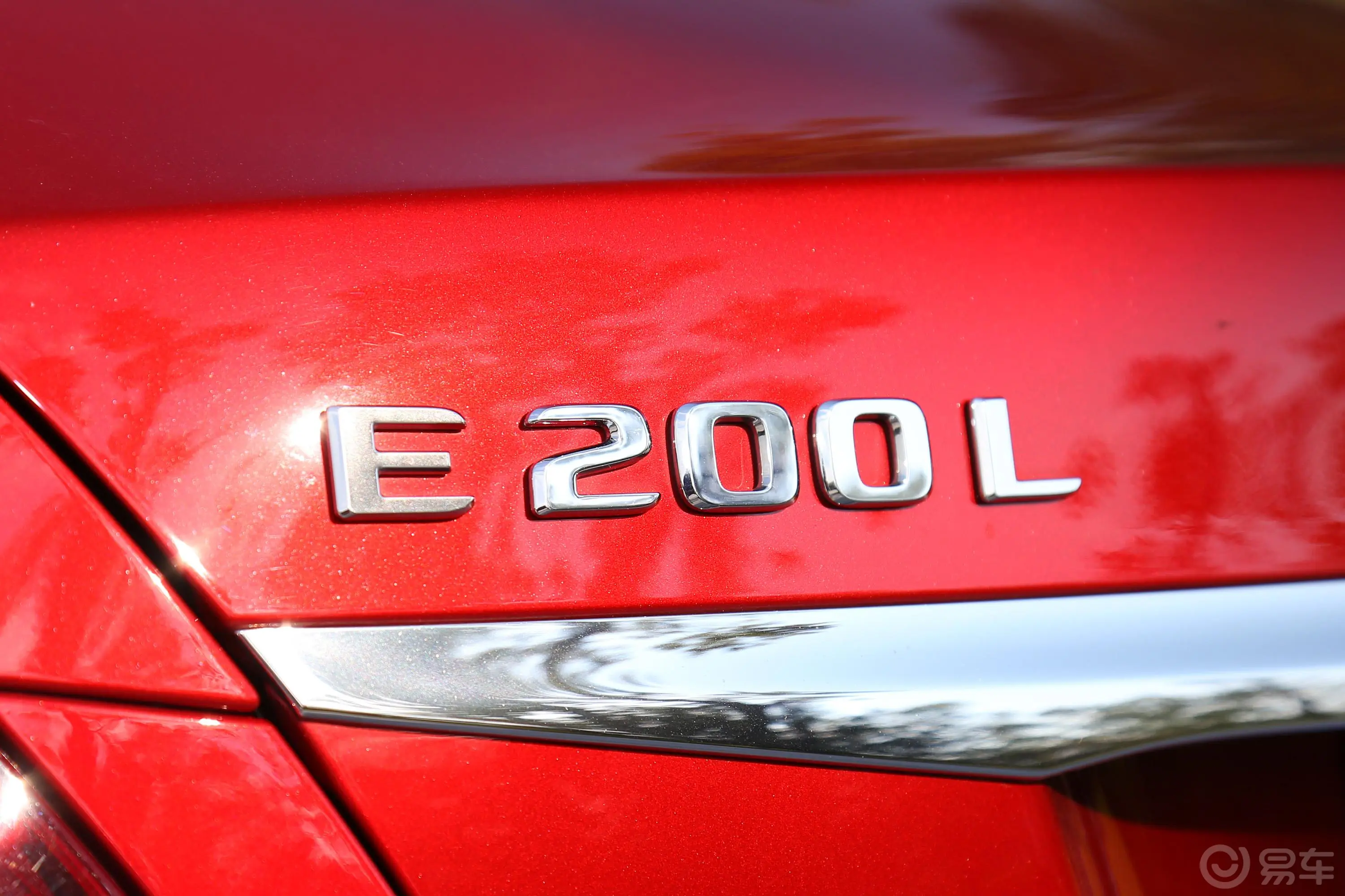 奔驰E级E 200 L 4MATIC  运动轿车外观