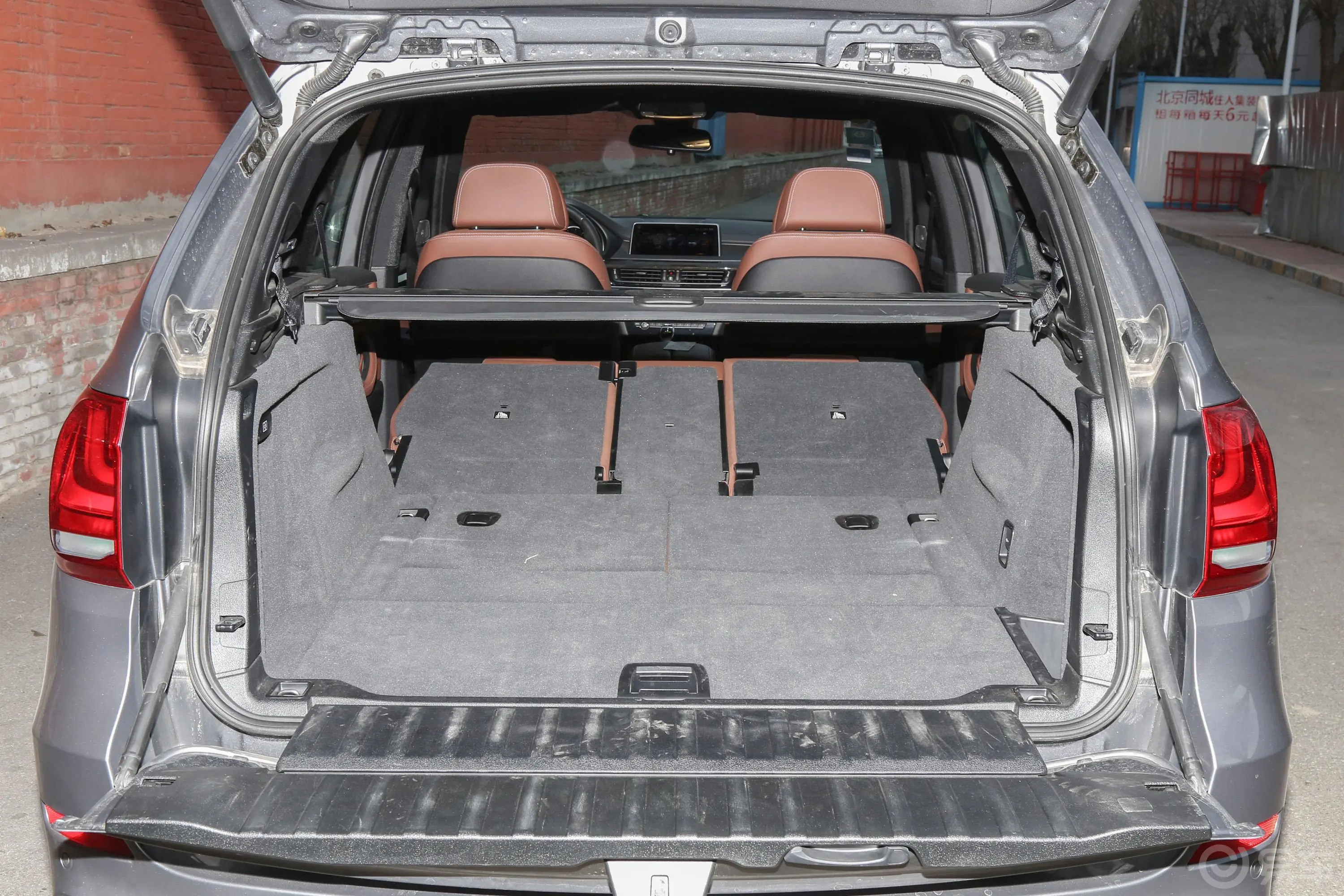 宝马X5(进口)xDrive35i M运动豪华版两排全部放倒