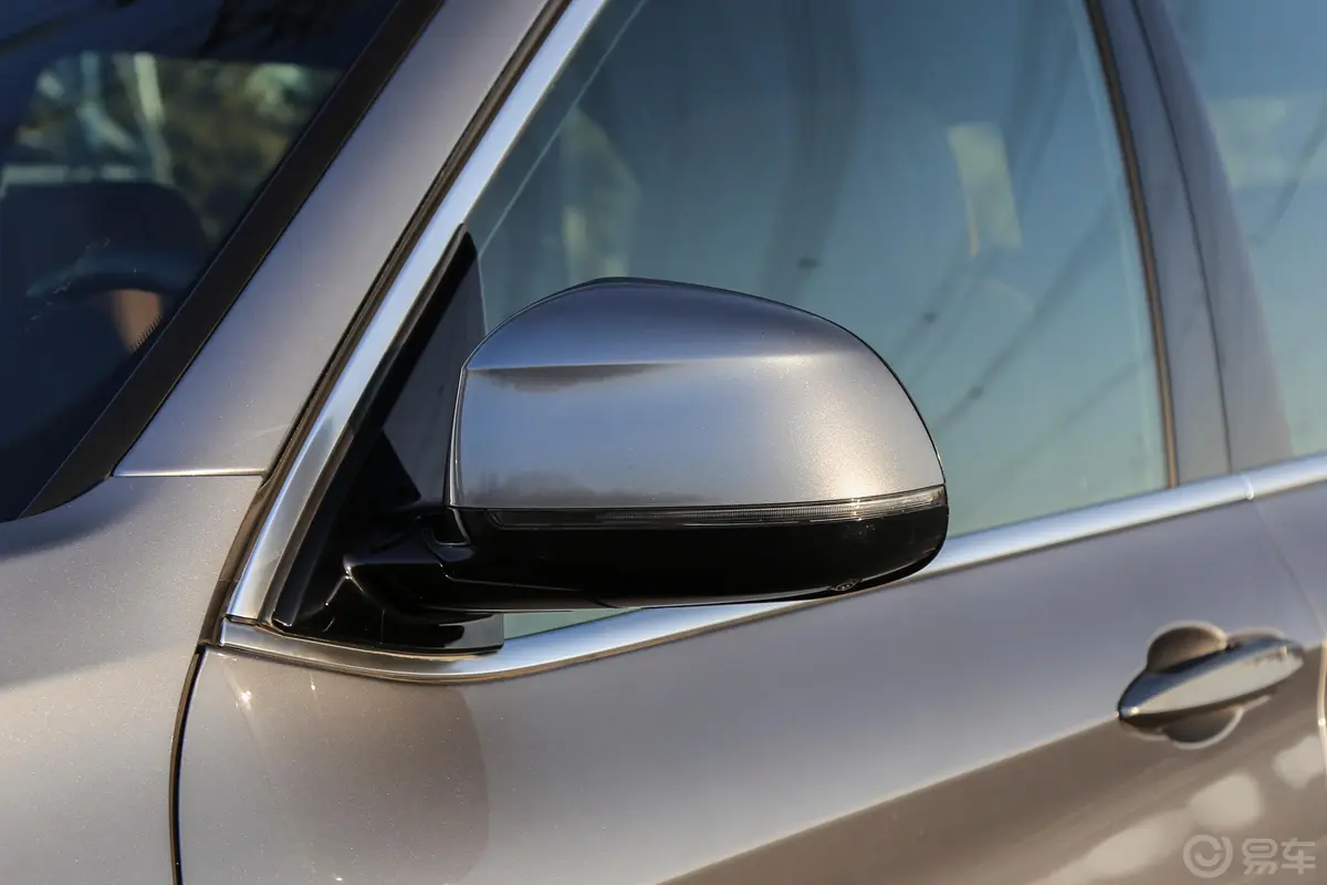 宝马X5(进口)xDrive35i M运动豪华版主驾驶后视镜背面