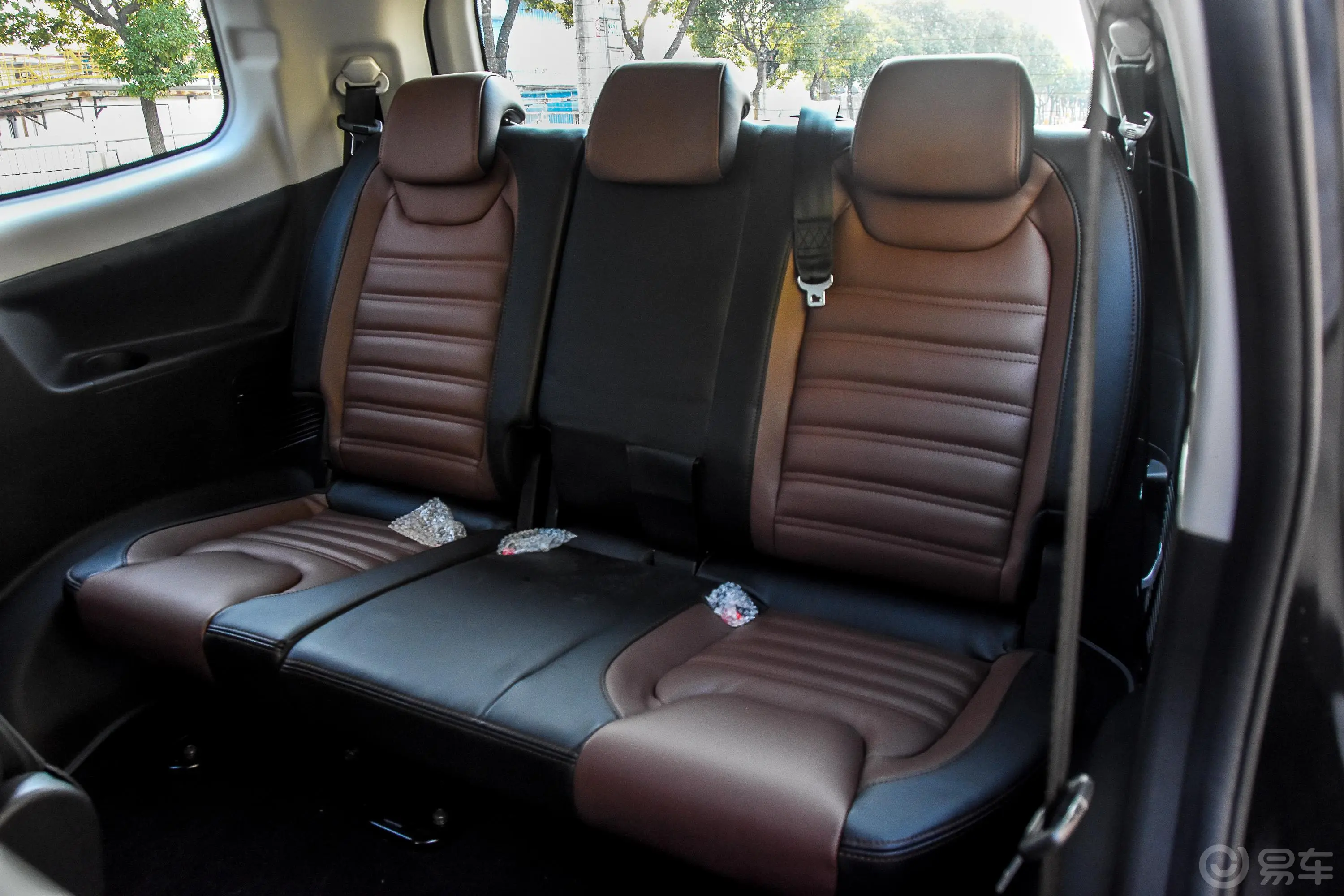 风行SX61.6L CVT 豪华版第三排座椅