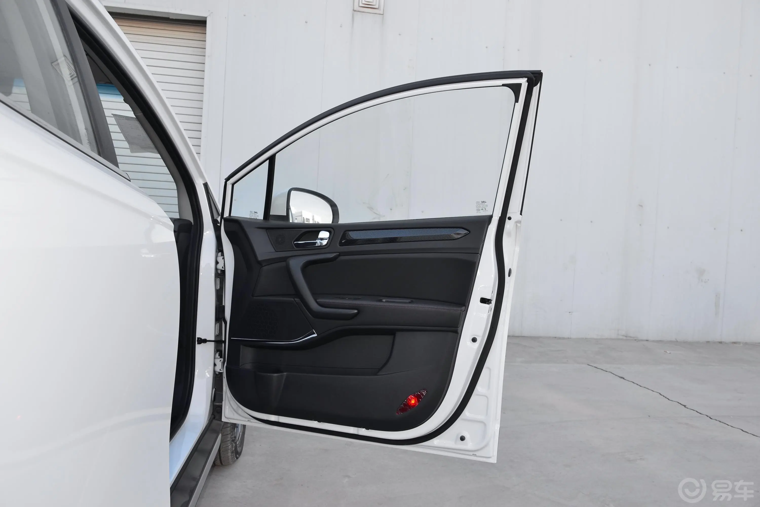 瑞风S3定制版 1.5L 手动 豪华智能版副驾驶员车门