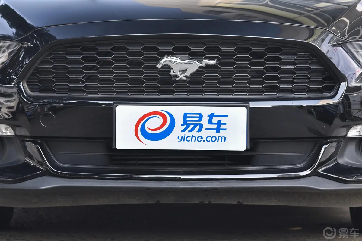 Mustang2.3L 手自一体 性能版外观