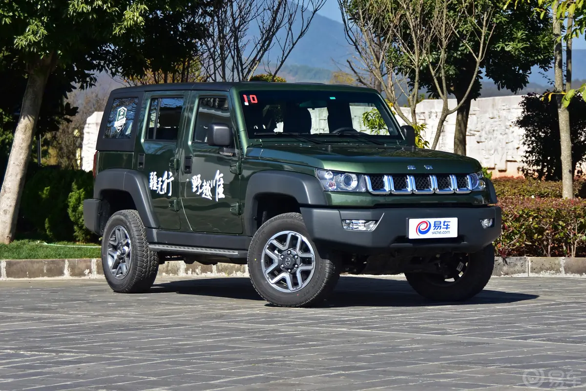 北京BJ40BJ40L 2.0TDi 手动 四驱 尊贵版 柴油 国V驾驶员侧前门把手