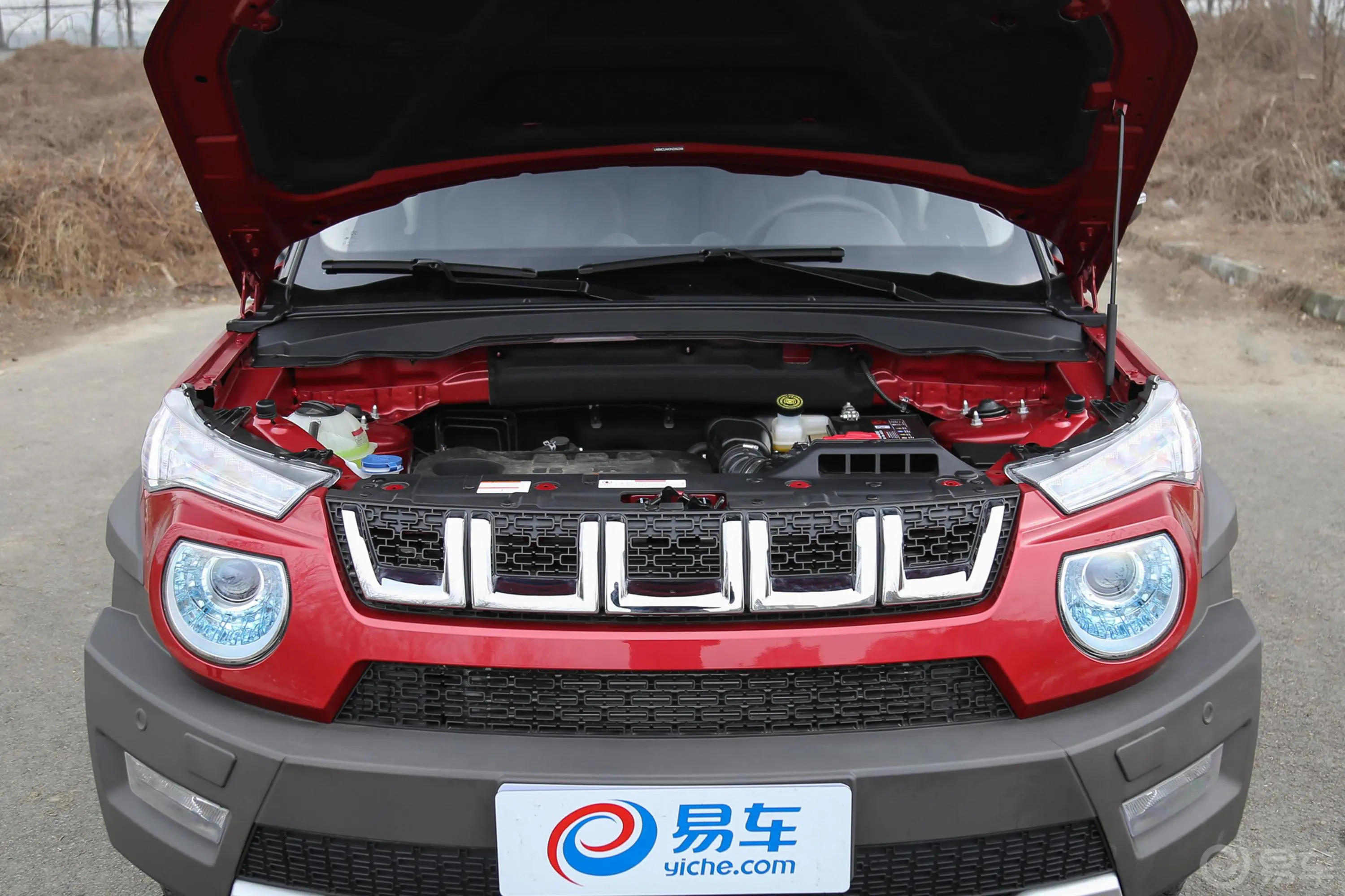 北京BJ201.5T CVT 尊贵版发动机舱整体