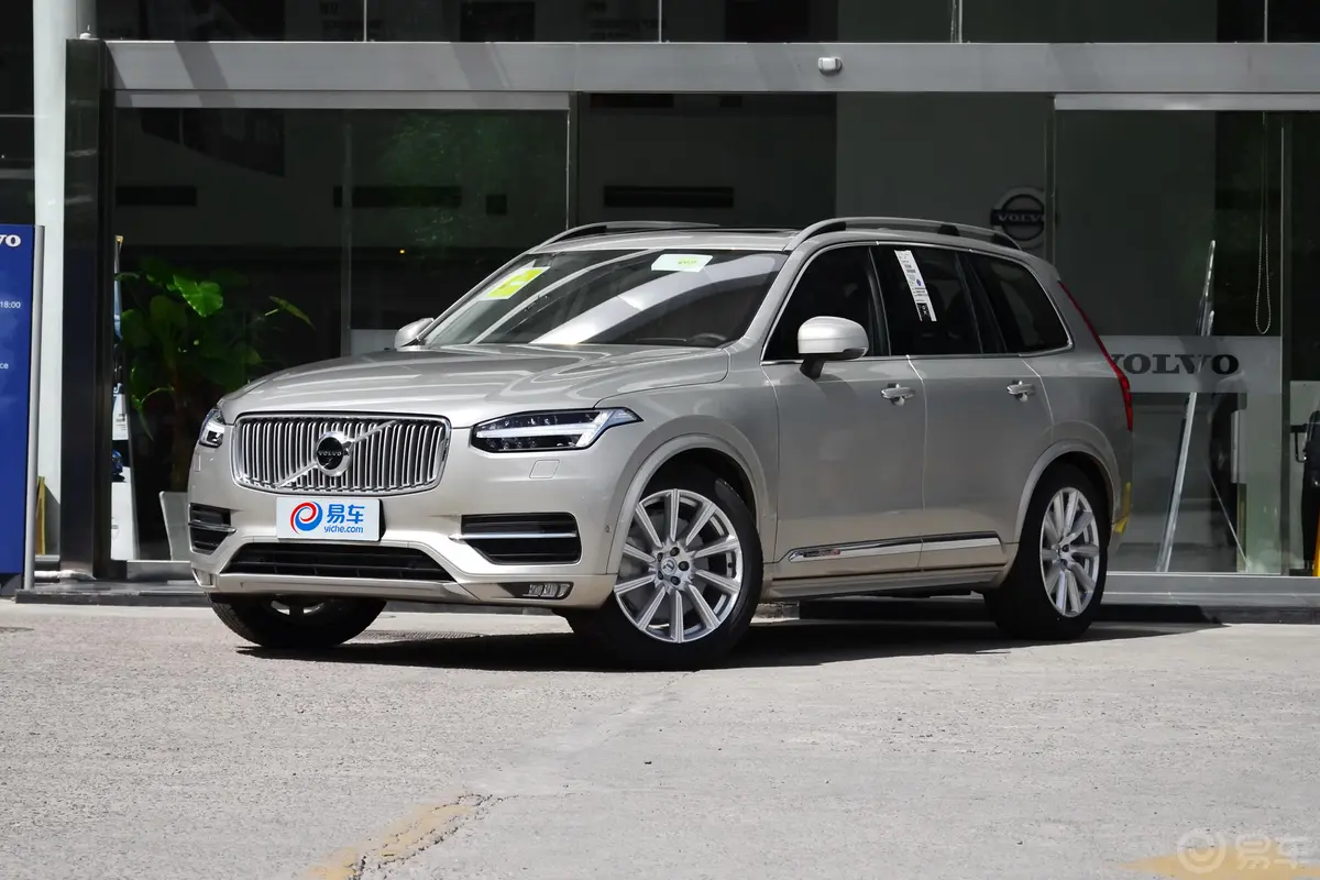 沃尔沃XC90T6 智雅版 7座侧前45度车头向左水平