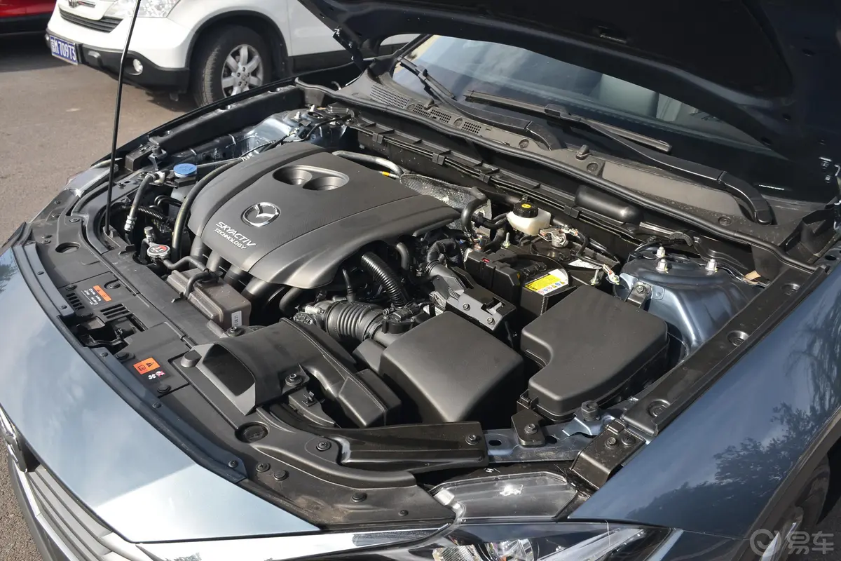 马自达CX-42.0L 手自一体 两驱 蓝天领先版 国V外观