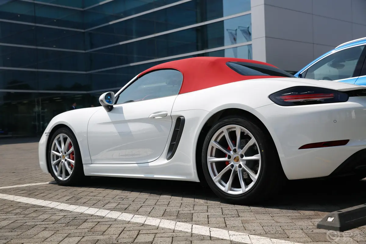 保时捷718Boxster S 2.5T外观