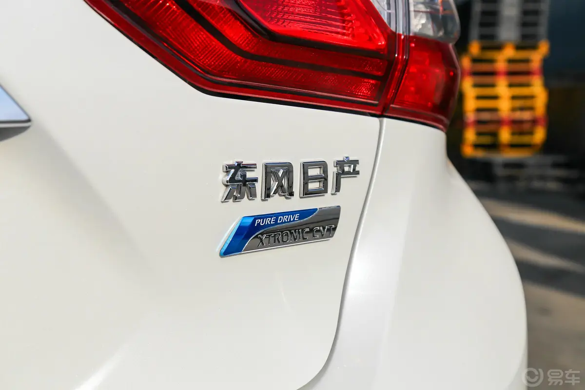 骐达1.6L CVT 智尊版外观