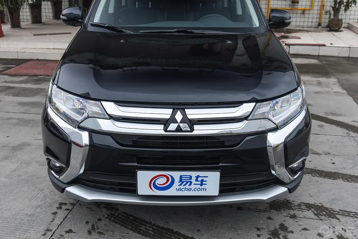 欧蓝德2.4L CVT 四驱 精英版 5座外观