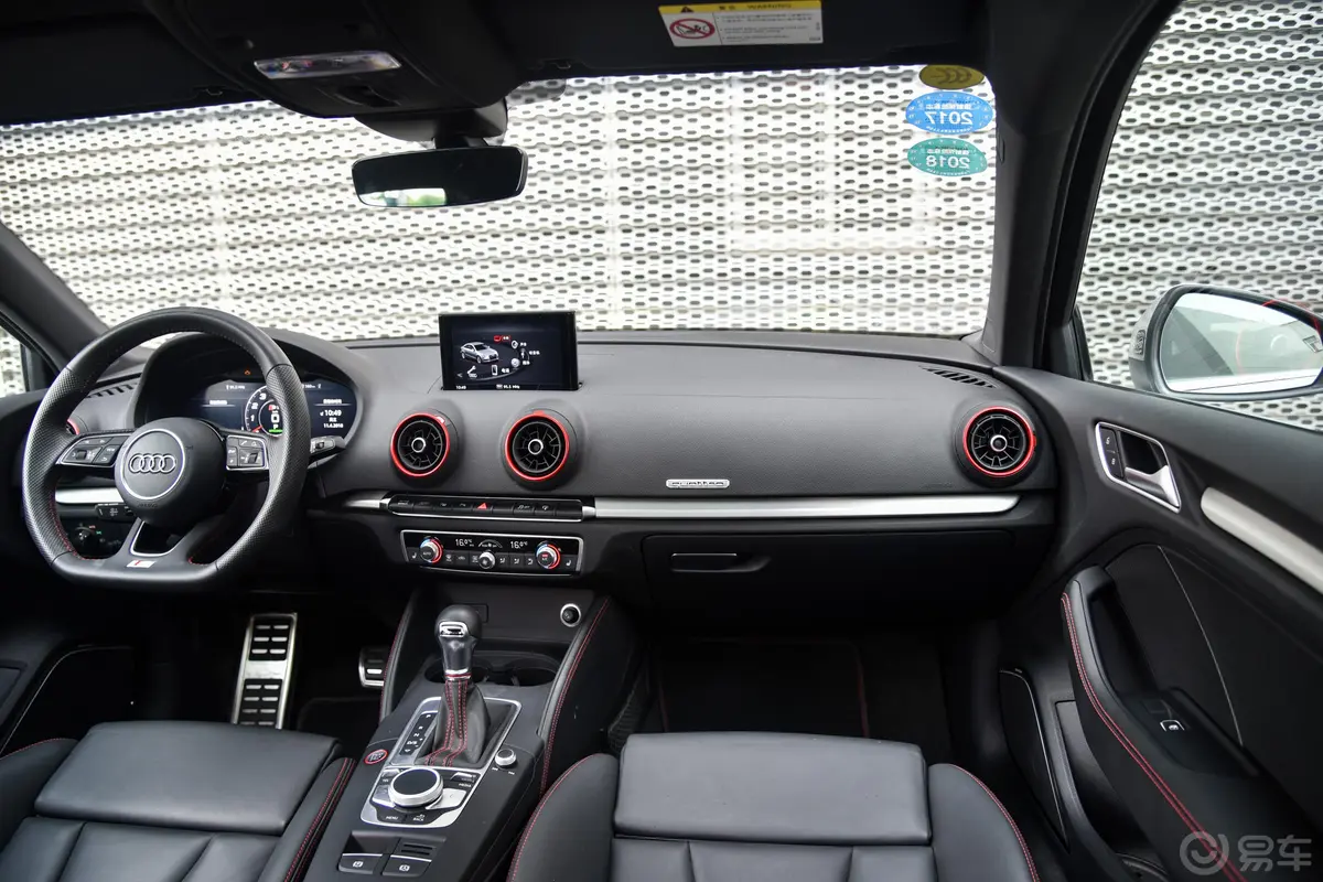 奥迪S3改款 2.0T Limousine副驾驶位区域