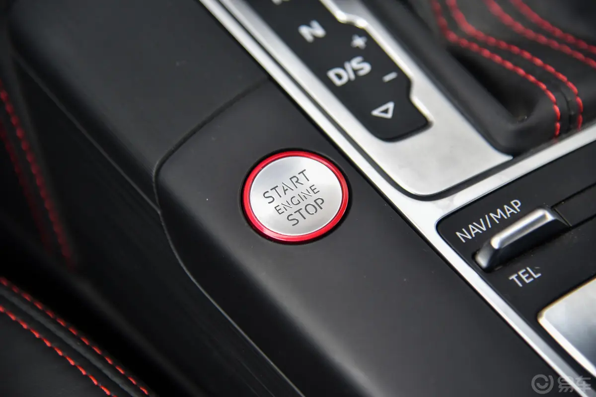 奥迪S3改款 2.0T Limousine钥匙孔或一键启动按键