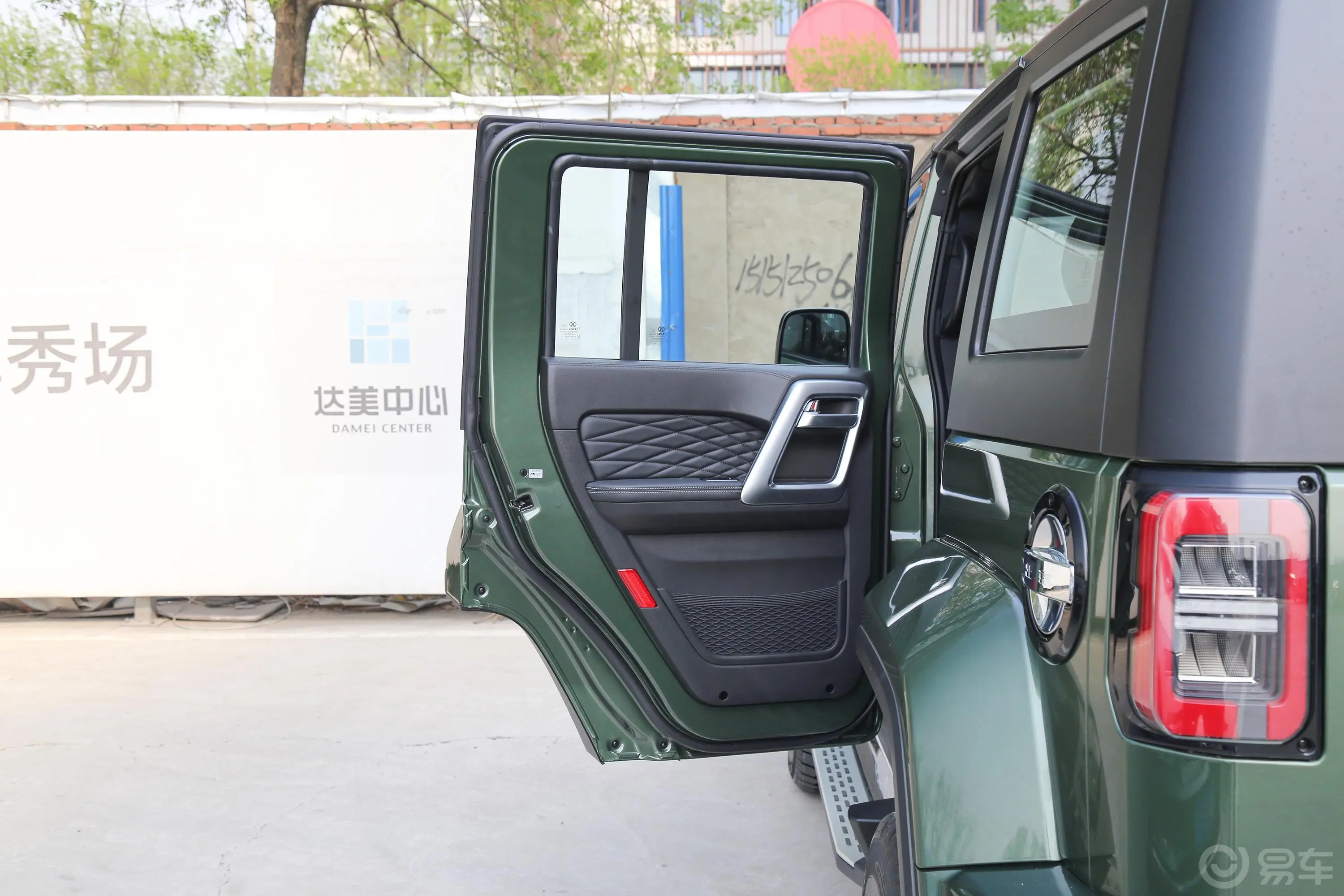 北京越野BJ40BJ40 PLUS 2.3T 手自一体 四驱 旗舰版 国V空间