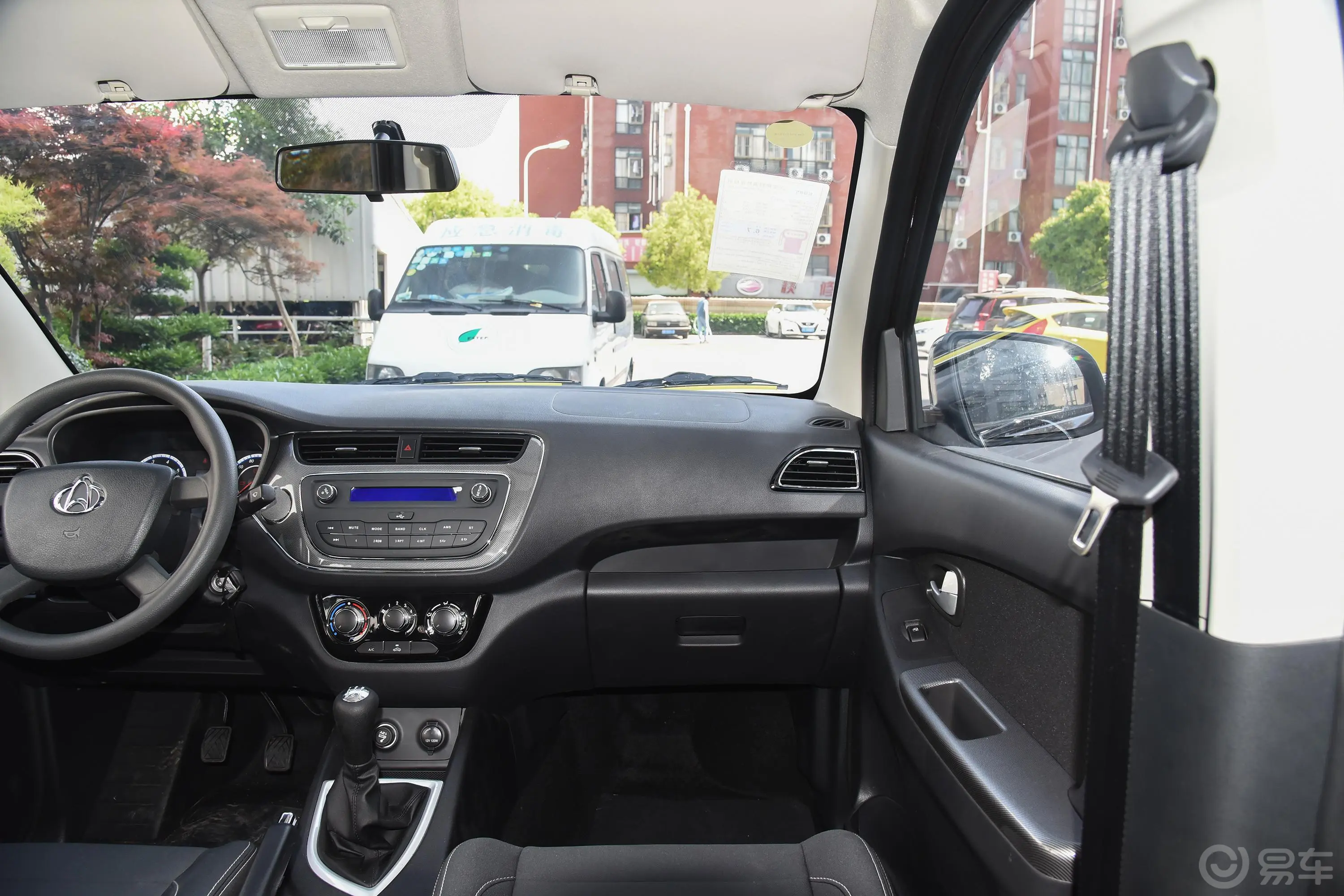 欧诺S欧诺S 1.5L 手动 基本版副驾驶位区域