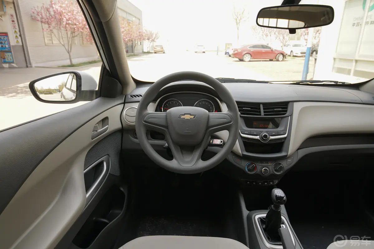 赛欧31.3L 手动 舒适版(天窗)驾驶位区域